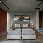 Lohonostays Villa Amani 8A