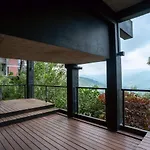 Lohonostays Villa Amani 8A